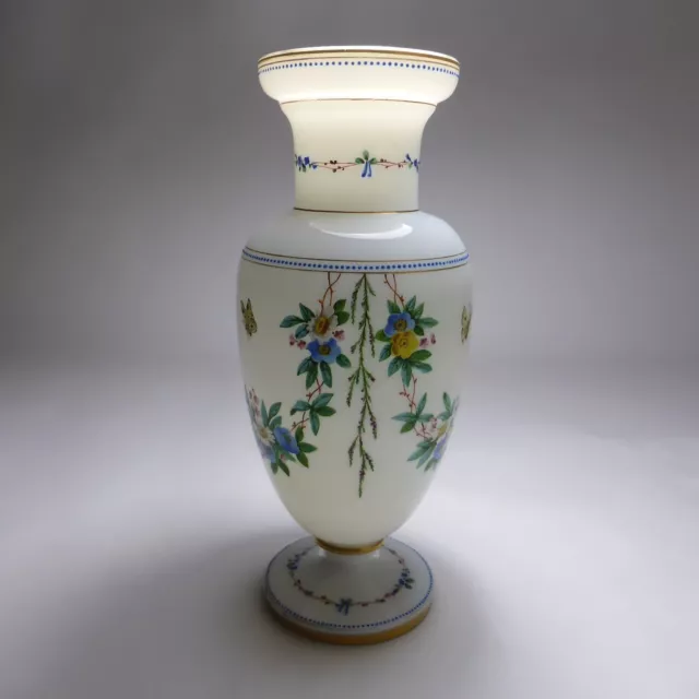 Opalglas Milchglas Vase mit Emailmalerei Blumen und Schmetterlinge wohl Böhmen 3