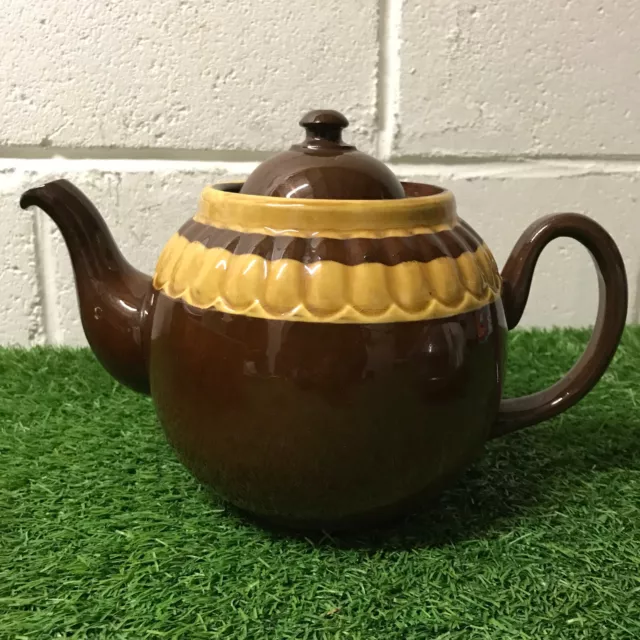 Teapot vintage pie-crust fluted Brown cream Betty Made in England