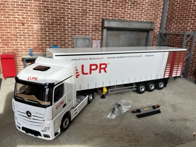 NEWRAY CAMION SEMI Remorque Mercedes Benz Actros 1857 En Boite 1/43 EUR