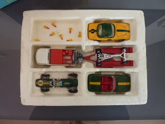 Corgi Toys Gift Set 37 Lotus Racing Team complet dans sa boîte d'origine