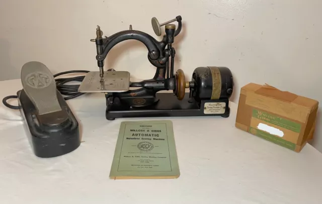 working antique 1800's Willcox & Gibbs Depose cast iron miniature sewing machine