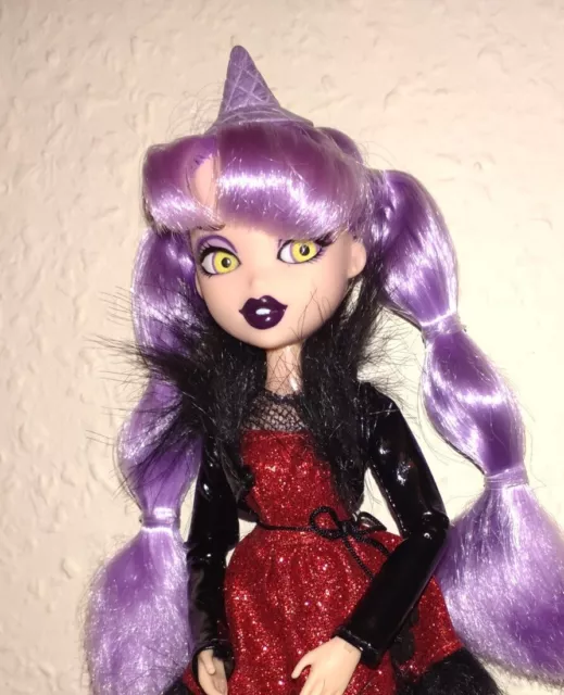 Bratzillaz Yasmina Doll, Redressed In Sashabella's Outfit, Pre-owned