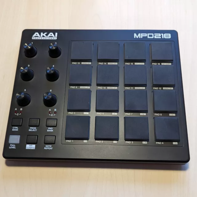 AKAI Professional MPD218 - MIDI Pad Controller/Drum Pad Maschine/Beat Sehr guter Zustand LOOK 🙂