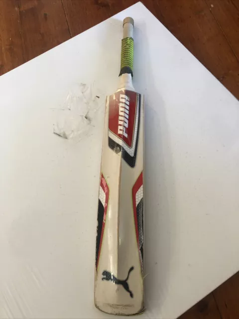 Puma Calibre 2000 Cricket Bat