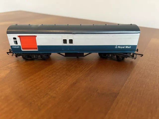 Tri-ang Hornby R402/R23 Operating Royal Mail Coach Set M30224