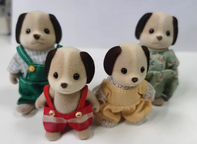 Sylvanian Families Calico Critters Beagle Dogs 4PCS Family Dolls New No Package