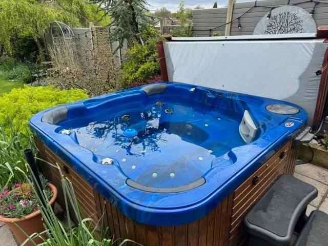 Hot Tub/Hot Tubs/Used Spa/Sapphire Spas Coral Sands Quartz +