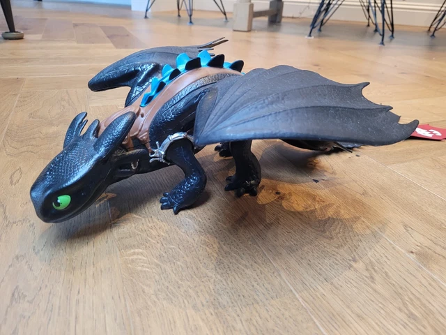 HOW TO TRAIN Your Dragon 'Toothless' Alpha Edition Large 23
