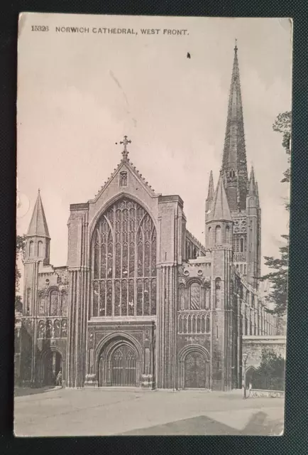 Unposted B&W Postcard - Norwich Cathedral West Front 1907 (b)