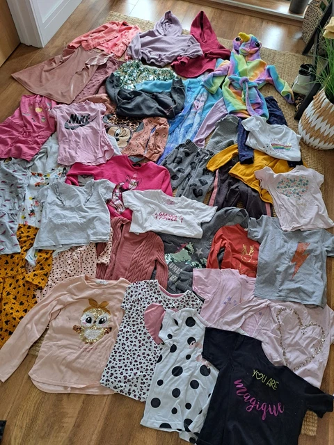 Huge BUNDLE of GIRLS CLOTHES age 5-6 years TSHIRTS leggings robe, jumpers 15