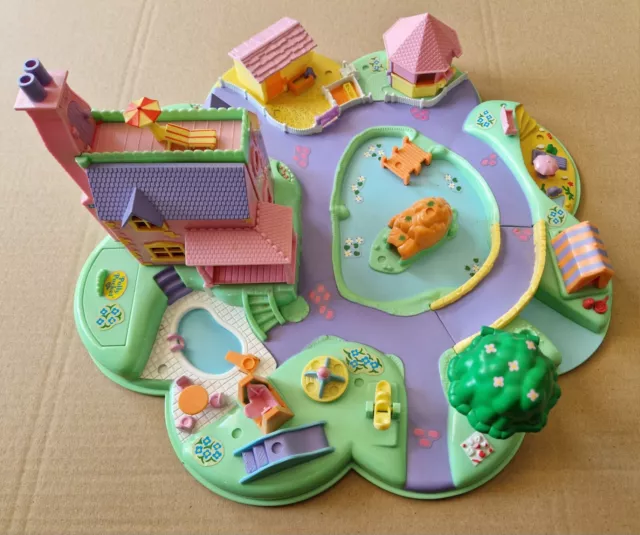 Polly Pocket Mini Dream World Landhaus Spielset mit 17 Figuren von Bluebird 1991