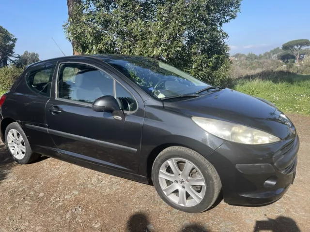 auto privato usato Peugeot 207 Hdi -XS - 1600cc - 16V - 110cv.