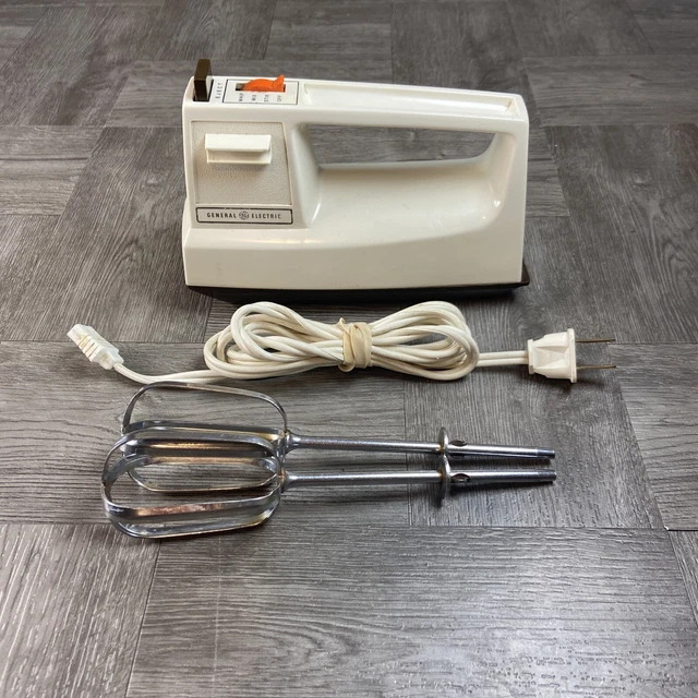 VINTAGE GE GENERAL Electric 3speed Hand Mixer White Model D1M24 18.00