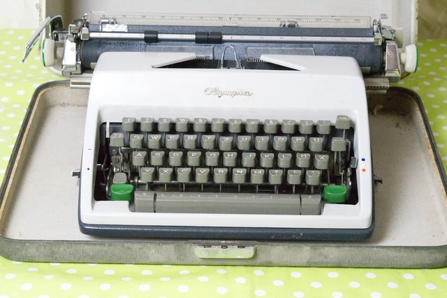 Schreibmaschine Olympia