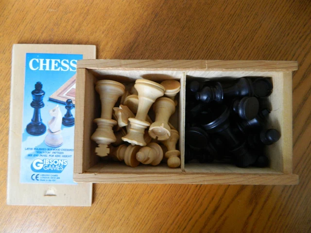 Gibsons  Games  BOXWOOD  CHESS  SET  King 2.25" ( 6 cm ) Very Good Condition
