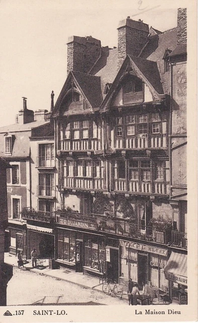 CPA 50 NORMANDIE Manche CHERBOURG Le CHATEAU DE MARTINVAST Animée
