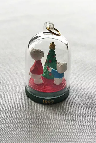 1992 The Bearymores #1 ~ Decorating Christmas Tree ~ Hallmark Miniature Ornament