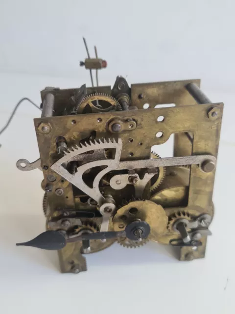 Meccanismo orologio a pendolo tedesco sale