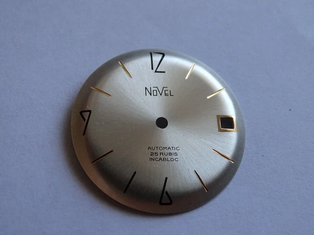 UNE PAIRE ANCIENNES AIGUILLES MONTRE STOCK LIP DE 1970 LIP