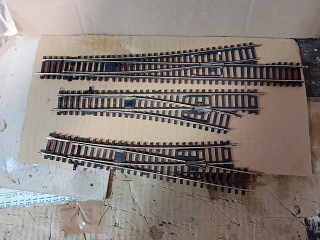 lot 64 lot de 1 aiguillage ROCO lg 350mm code 70 ech HO, maillechort,sans moteur