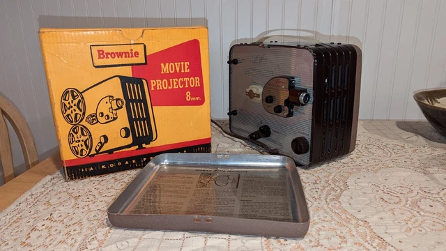 Kodak Brownie Circa 1955  8mm f/1.6 Film Projector In Box. Good Bulb