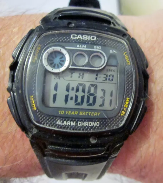 Casio Unisex Sports Chrono Digital Watch W-210 Clean & Running New Battery