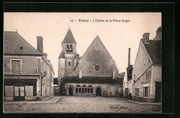 CPA Toury, l´Eglise et la Place Sugar 1929