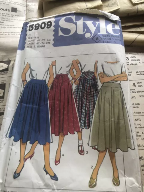 Vintage Nähmuster, Stil 3909 Misses' Röcke Größe 8-12 ungeschnitten