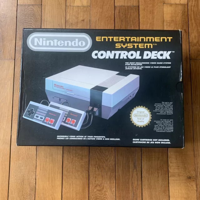Console Nintendo NES dans sa boite d'origine + 2 manettes