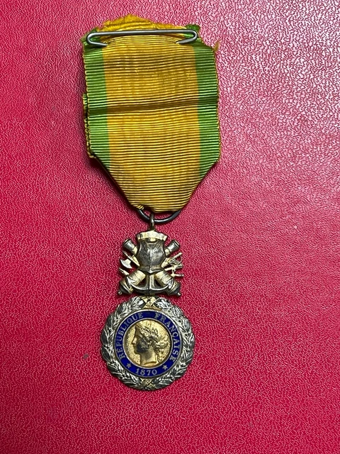 ANTIQUE 1870 REPUBLIQUE FRANCAISE (FRANCE) MEDAL VALEUR (VALOR) et