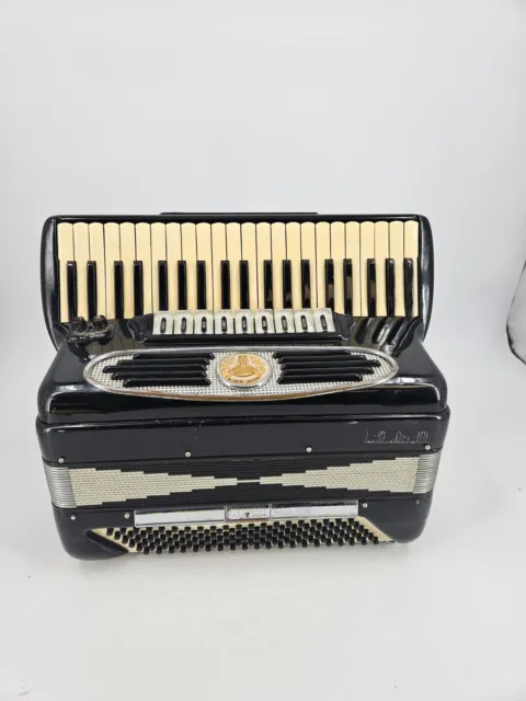 Elvio Soprani Piano accordion 41 key 120 bass