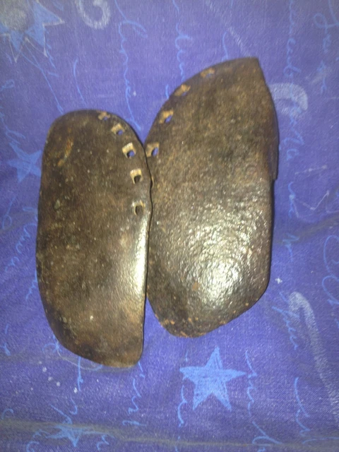 RARE PAIRE DE fers pour vaches en fer forgé art populaire agricole