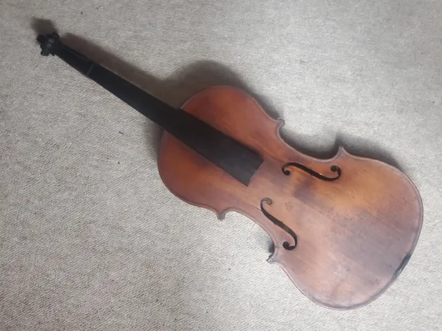 old 4/4 (or 7/8?) Violin  violon with a nicely flamed  back