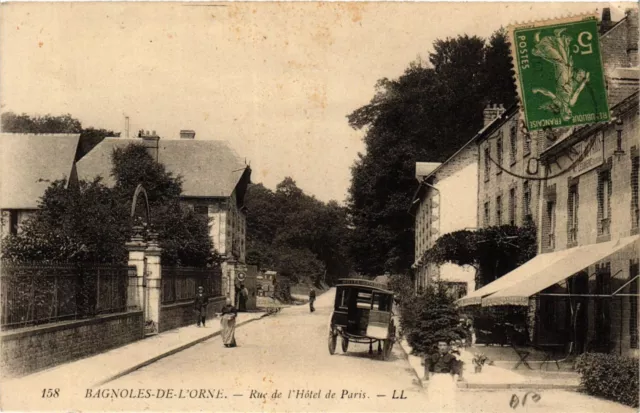 CPA BAGNOLES-de-l'ORNE - Rue de l'Hotel de Paris (435465)