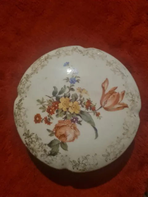 Bonbonnière ronde, boite à bijoux,  Bouquet de roses, en porcelaine de limoges