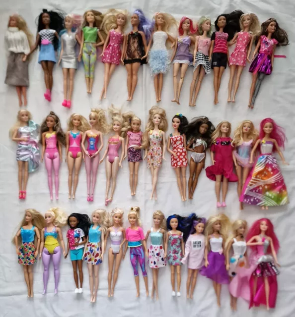 Lot / Bundle of around 88 mostly Barbie Dolls with a few others mixed in.