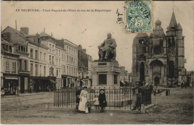 CPA LE NEUBOURG Place Dupont-de-l'Eure et Rue de la Republique (1160428)