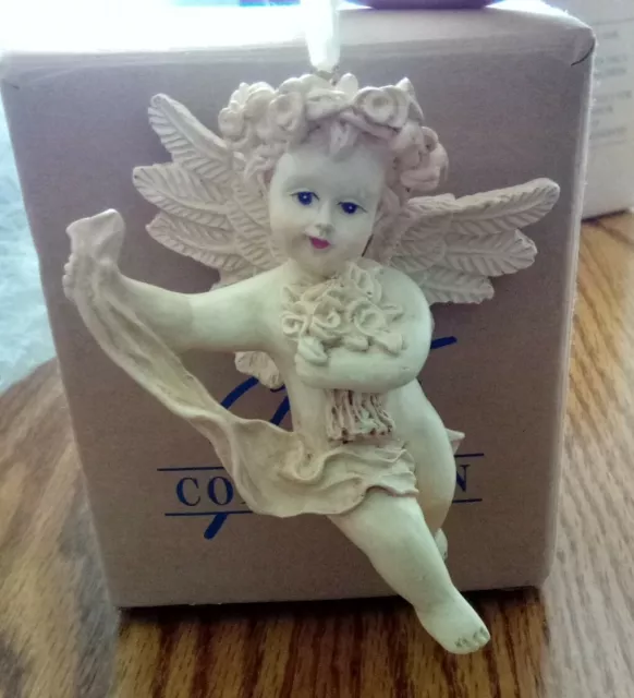 Avon Gift Collection Cherub Ornament Angel With Bouquet Of Flowers 1996