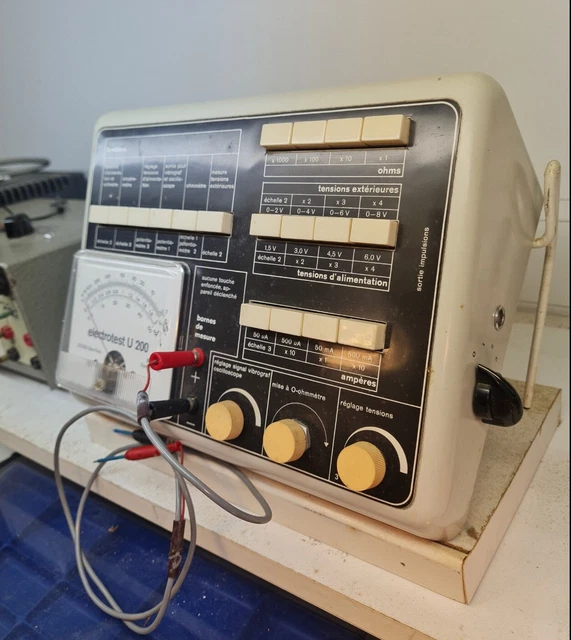 Lot De Matériel D'horlogerie - Établi, Vibrographe, Outils, Etc. - Occasion, Vente En Lot