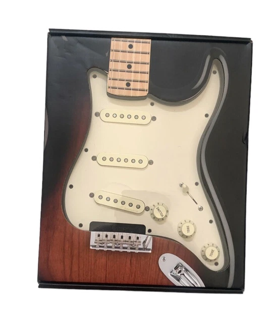Genuine FENDER Pre-Wired VINTAGE NOISELESS Loaded 11-Hole Parchment Pickguard