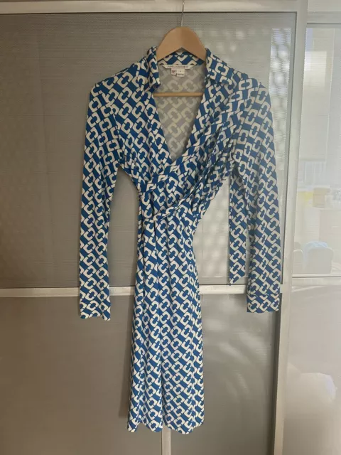 DVF Dianne Von Furstenberg Blue Chain Link Silk Wrap Dress, Size 4