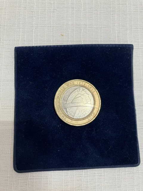 WW1 Army UK 2 pound coin 2016 Circulated