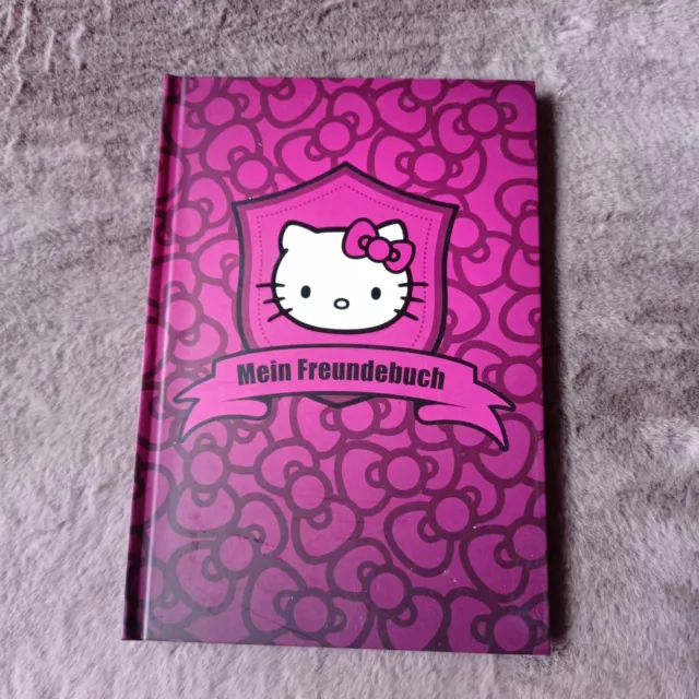 Hello Kitty  " Mein Freundebuch " von Sanrio mit 126 Seiten /Taschenbuch Format