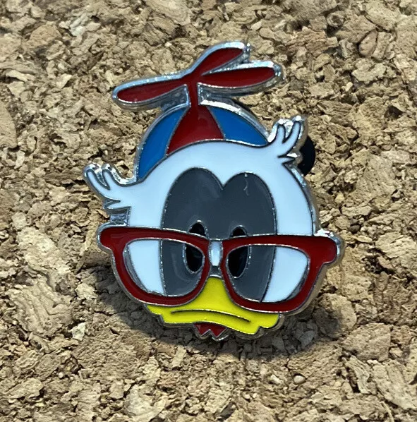 Disney Trading Pin Donald Duck Nerd Face