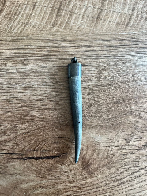 Ancien collier torque avec pendentif fleur, Biche de Bère, vintage - Vendu