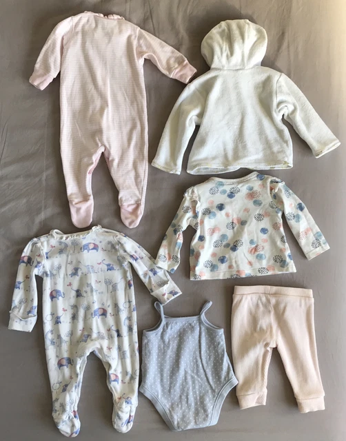 bundle of baby girls clothes age 0-3 months 2