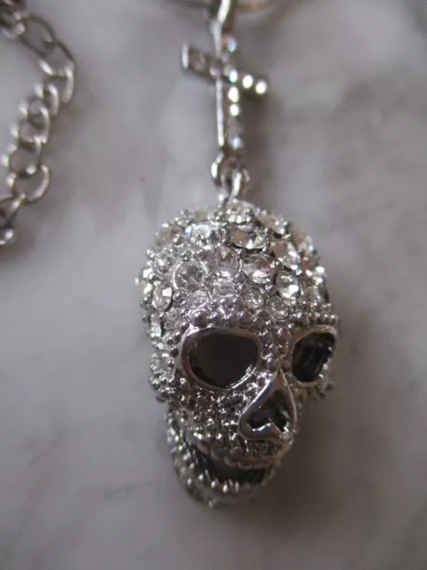 Butler and hotsell wilson skull necklace