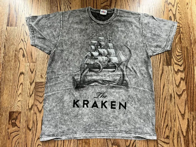 Men’s The Kraken Black Spiced Rum T-shirt size Large Made in USA New