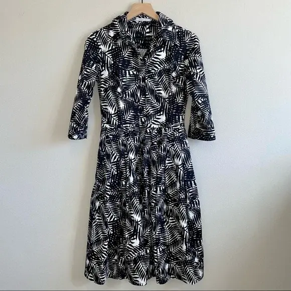 Tarais Shirt Dress in Stretch Cotton in Black White Shadow Palm Size 34