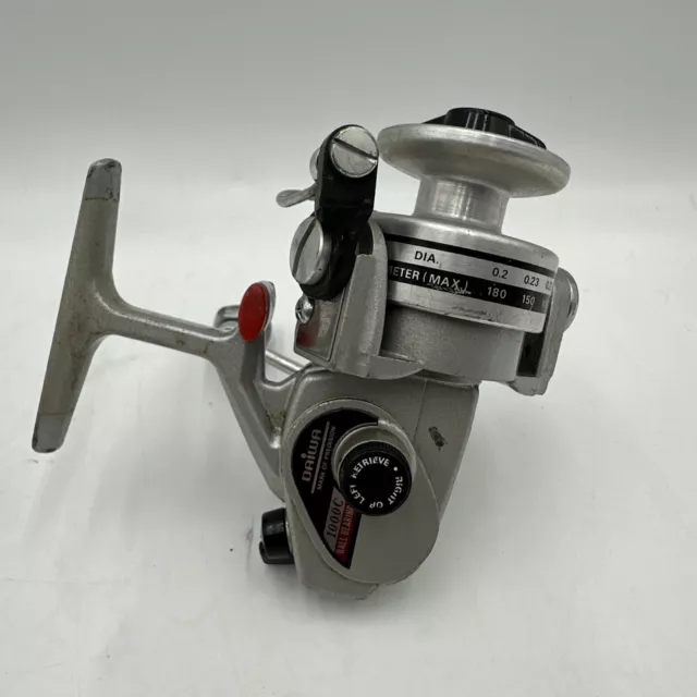https://www.picclickimg.com/6fAAAOSwuL5ly0se/Vintage-Diawa-1000C-Light-Spinning-Reel-Tested-Works.webp